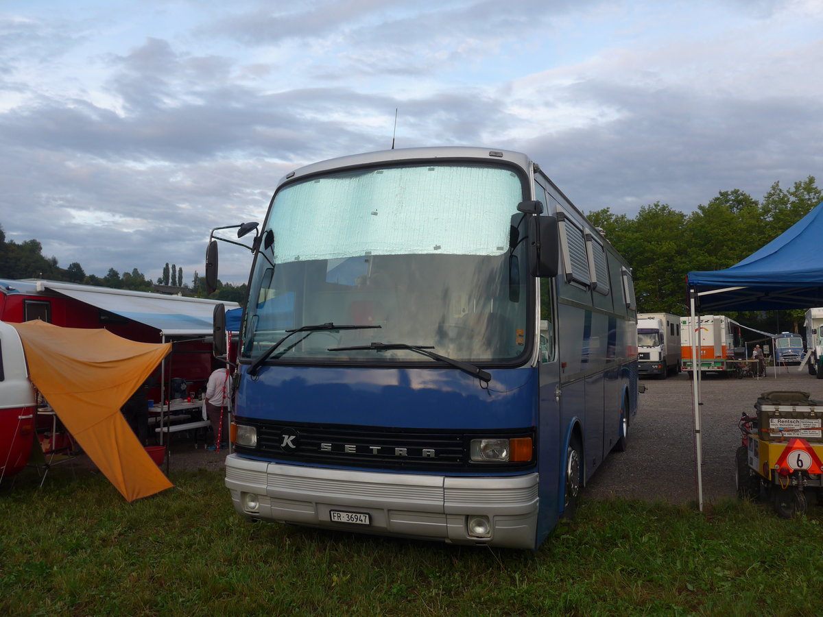 (195'919) - Bchler, Bsingen - FR 36'947 - Setra (ex AAGI Interlaken Nr. 30) am 17. August 2018 in Wettingen, Zirkuswiese