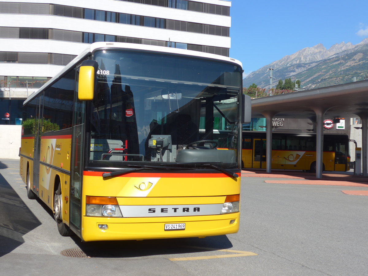 (195'994) - PostAuto Wallis - VS 241'969 - Setra (ex Zerzuben, Visp-Eyholz Nr. 62; ex PostAuto Wallis) am 19. August 2018 beim Bahnhof Visp