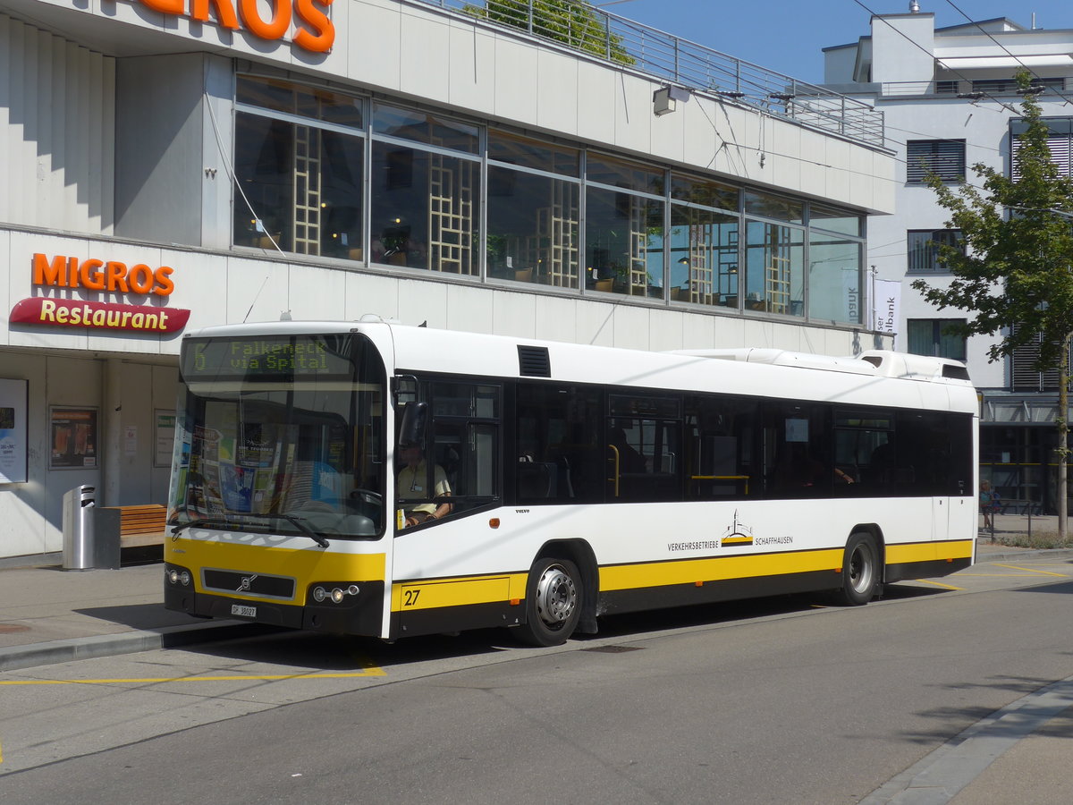 (196'110) - VBSH Schaffhausen - Nr. 27/SH 38'027 - Volvo am 20. August 2018 in Neuhausen, Zentrum