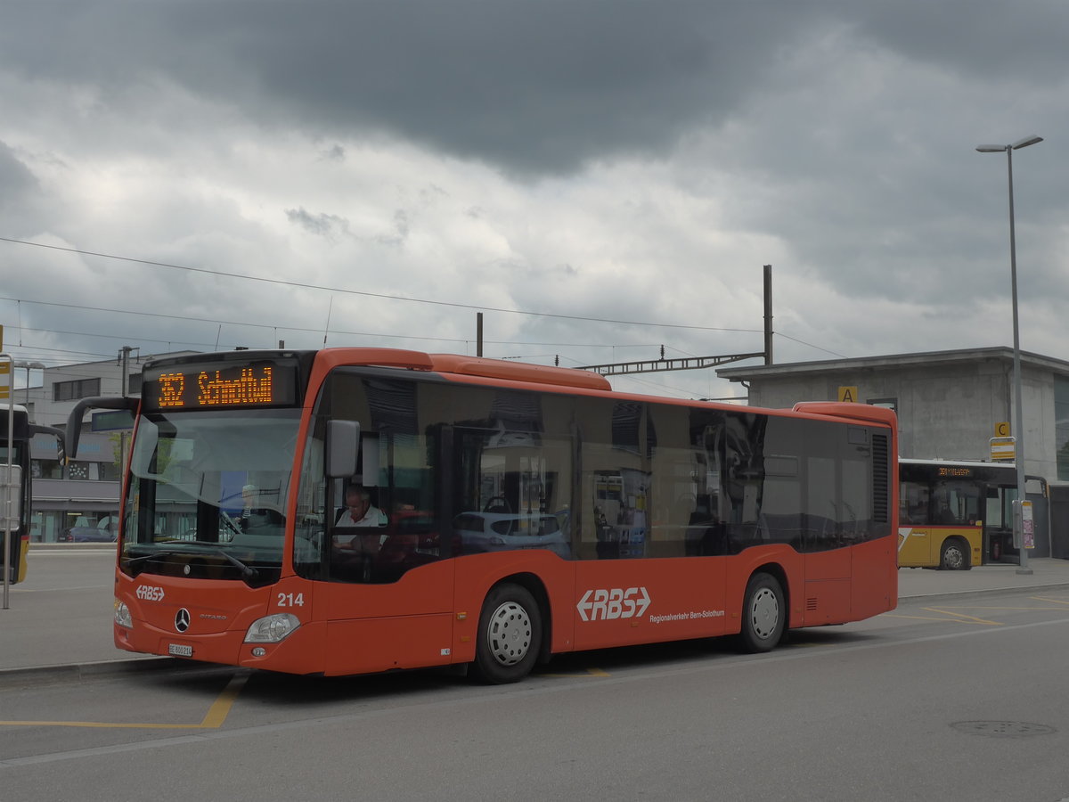 (196'537) - RBS Worblaufen - Nr. 214/BE 800'214 - Mercedes am 3. September 2018 beim Bahnhof Lyss