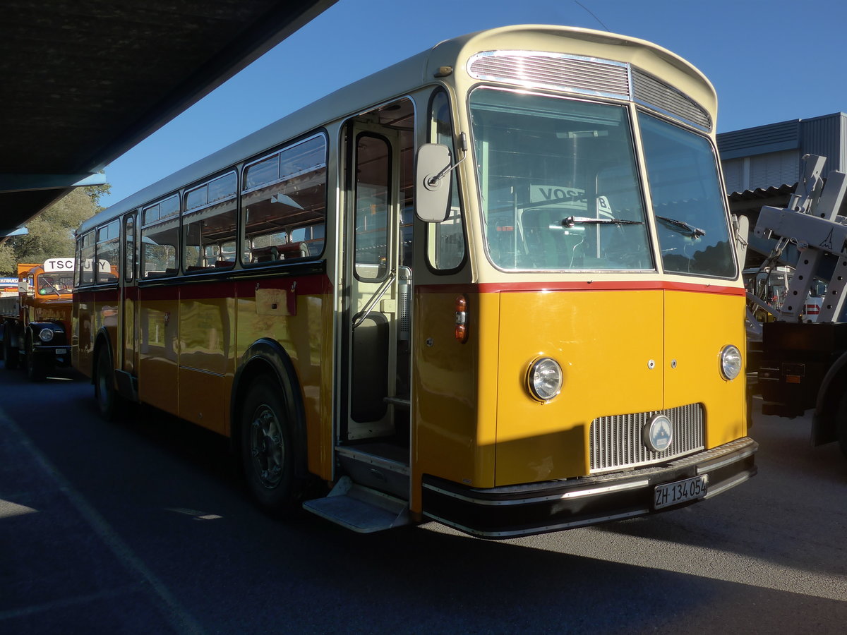 (198'137) - Gehrig, Rudolfstetten - ZH 134'054 - Saurer/Saurer (ex Guggenbhl, Eschenbach; ex Hugener, Stein; ex Moser, Preonzo; ex Geiger, Adelboden Nr. 20; ex P 25'534) am 13. Oktober 2018 in Schnis, Bicoareal