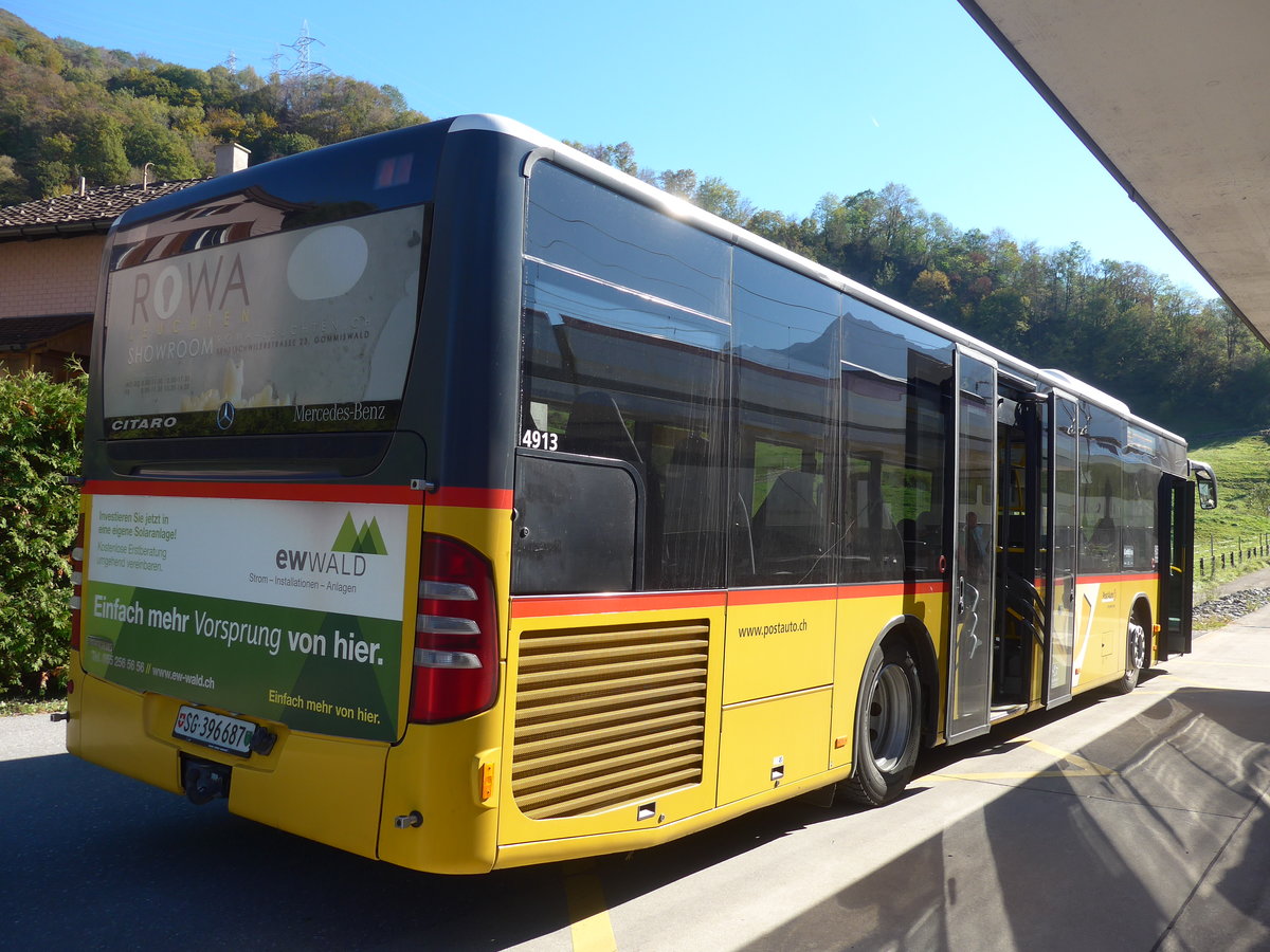 (198'240) - PostAuto Ostschweiz - SG 396'687 - Mercedes am 13. Oktober 2018 beim Bahnhof Ziegelbrcke