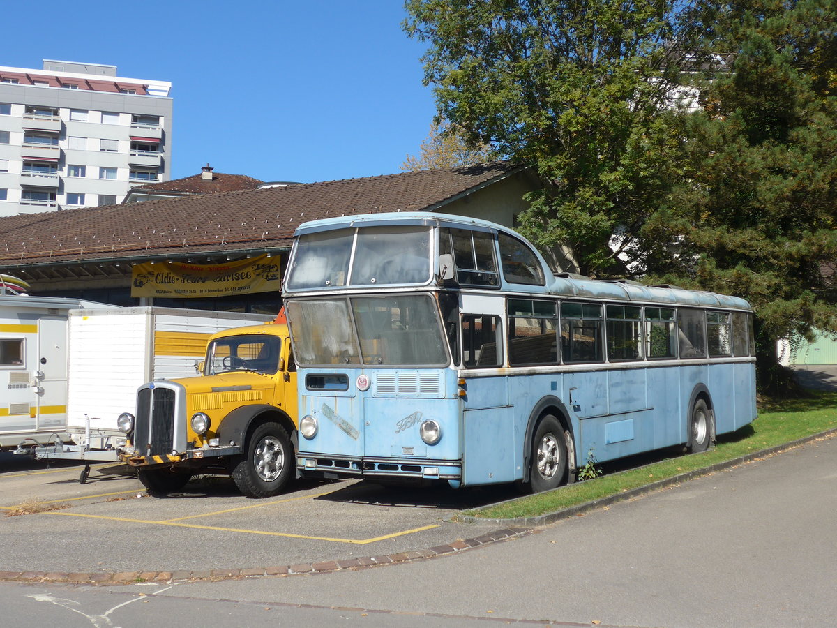 (198'246) - Oldie-Tours Zrisee, Wollerau - FBW/Tscher Hochlenker (ex VBZ Zrich Nr. 250) am 13. Oktober 2018 in Uznach, Garage