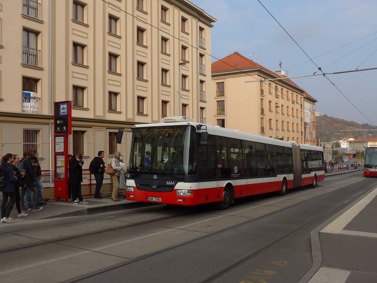 (198'512) - DPP Praha - Nr. 6664/2AH 1784 - SOR am 19. Oktober 2018 in Praha, Ndraz Podbaba