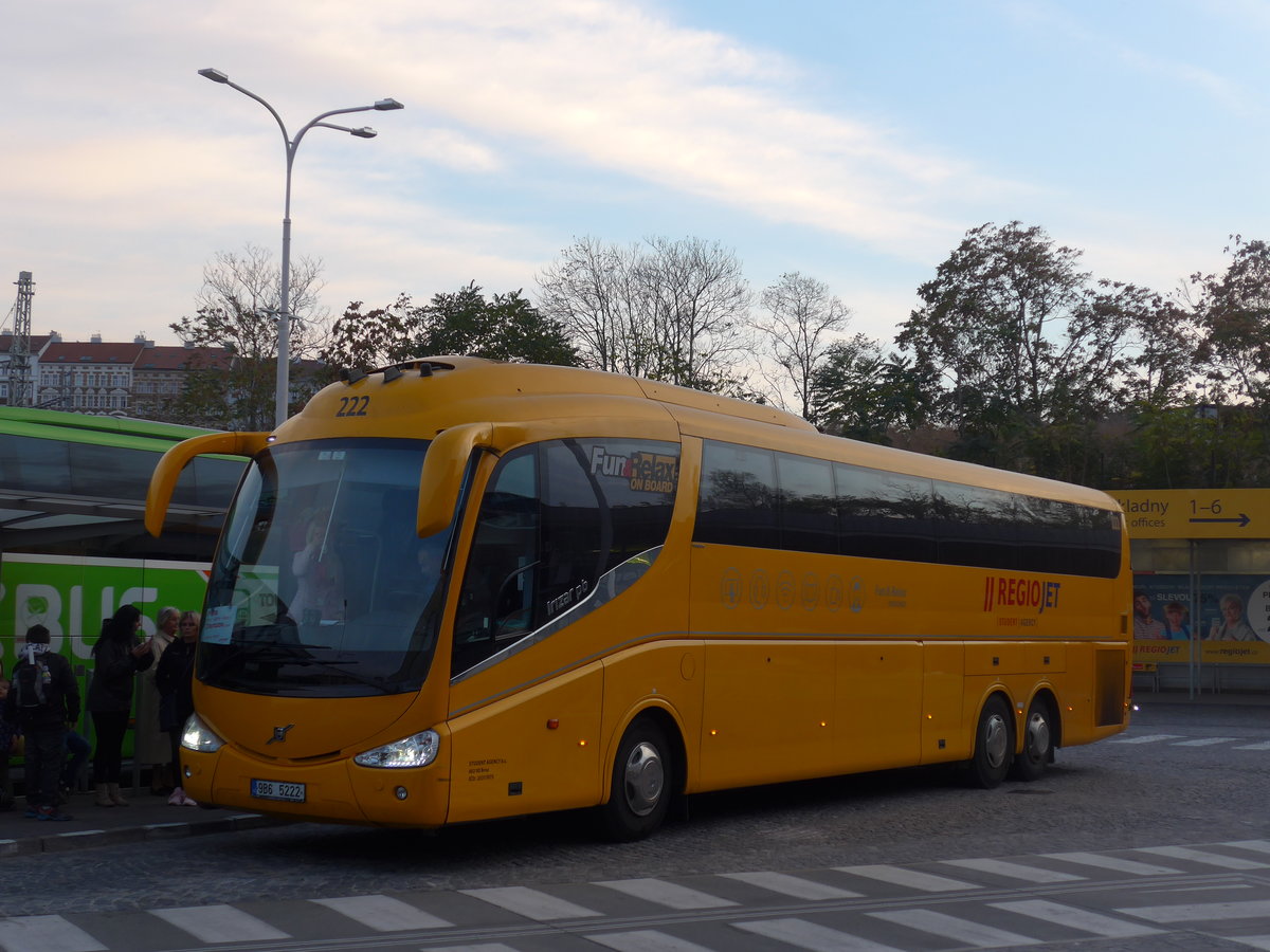 (198'918) - Student Agency, Brno - Nr. 222/9B6 5222 - Volvo/Irizar am 20. Oktober 2018 in Praha, Florenc 