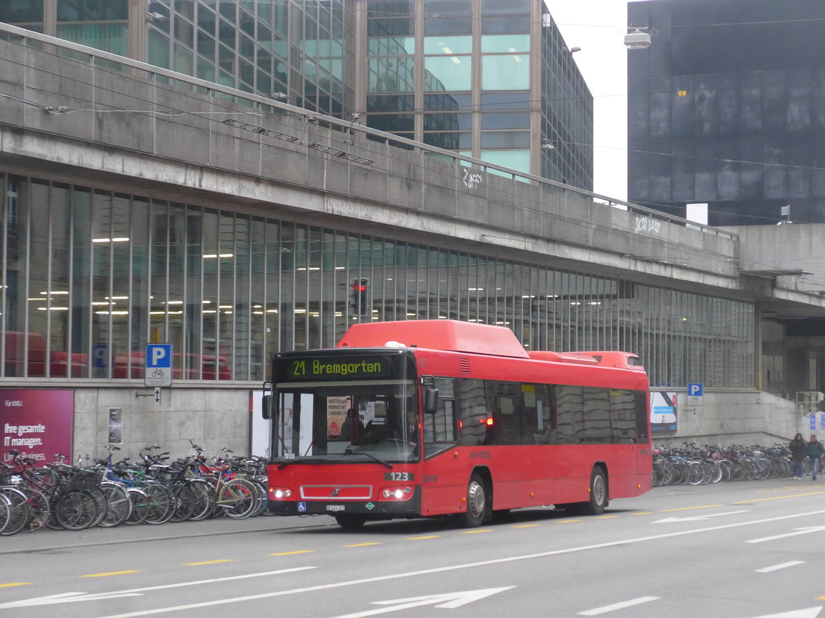 (199'085) - Bernmobil, Bern - Nr. 123/BE 624'123 - Volvo am 29. Oktober 2018 beim Bahnhof Bern