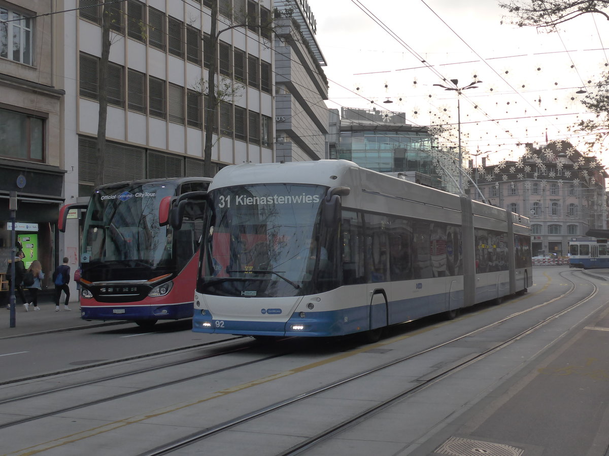 (199'443) - VBZ Zrich - Nr. 92 - Hess/Hess Doppelgelenktrolleybus am 18. November 2018 in Zrich, Lwenstrasse