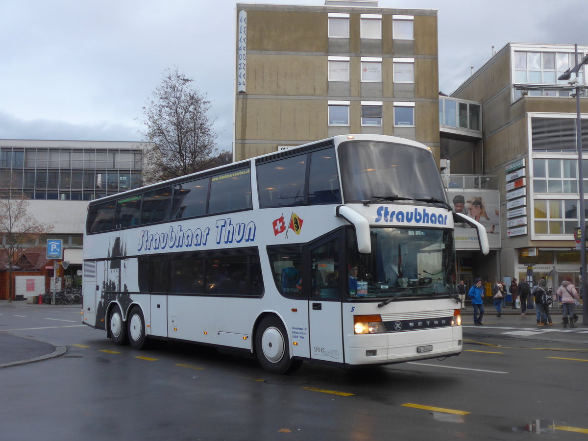 (199'635) - Straubhaar, Thun - Nr. 5/BE 206'633 - Setra am 3. Dezember 2018 beim Bahnhof Thun