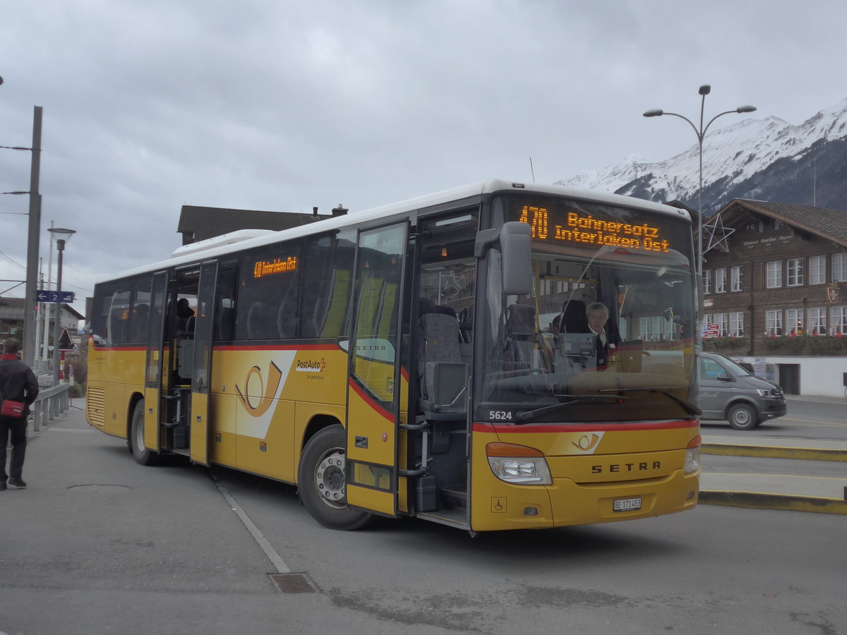 (199'851) - AVG Meiringen - Nr. 73/BE 171'453 - Setra am 8. Dezember 2018 beim Bahnhof Brienz