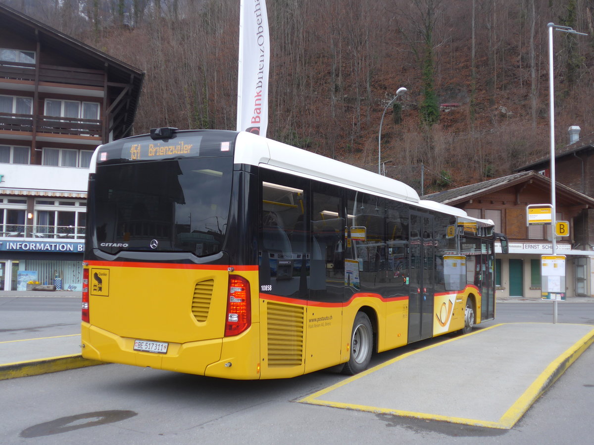 (199'859) - Flck, Brienz - Nr. 4/BE 517'311 - Mercedes am 8. Dezember 2018 beim Bahnhof Brienz