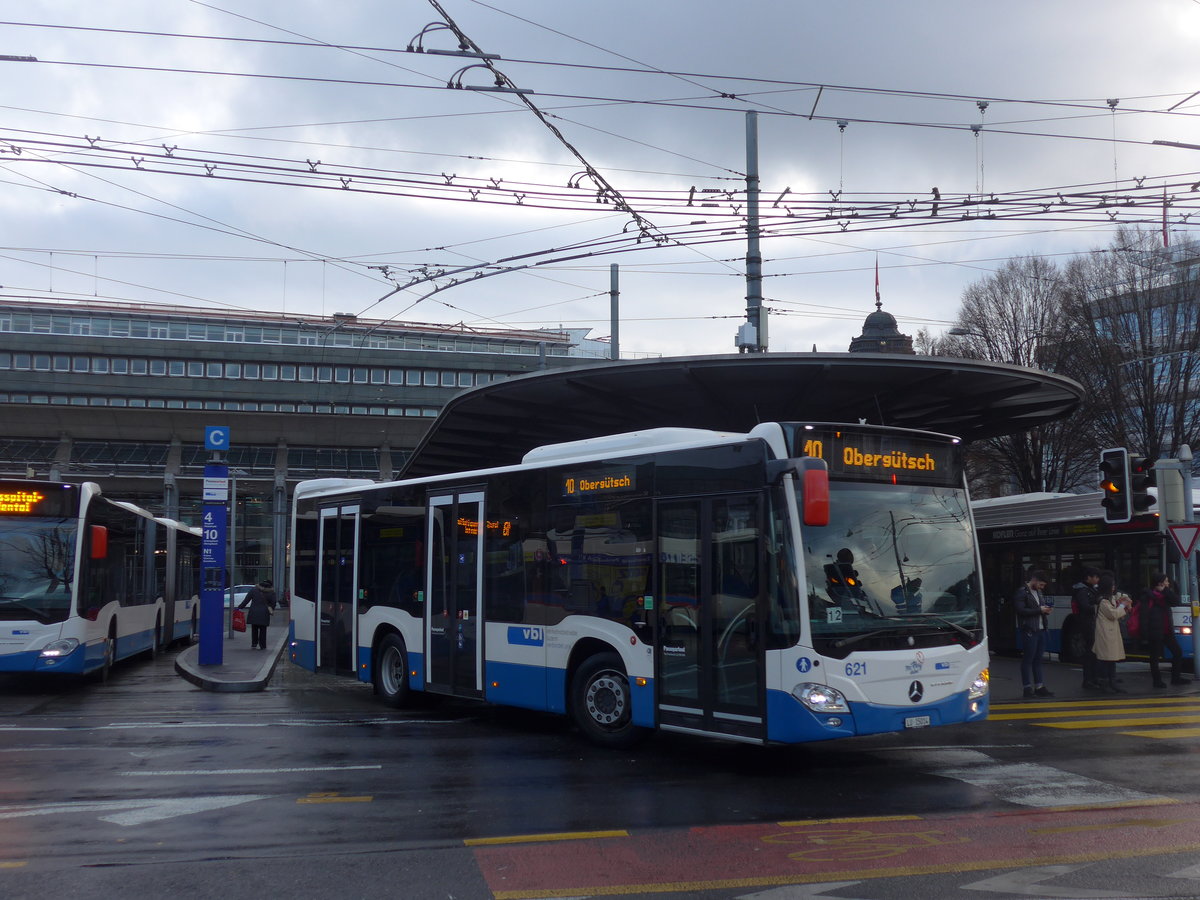 (200'147) - VBL Luzern - Nr. 621/LU 15'014 - Mercedes am 24. Dezember 2018 beim Bahnhof Luzern