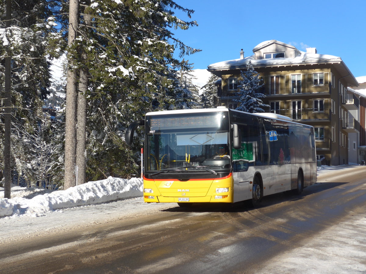 (200'277) - Bossi&Hemmi, Tiefencastel - GR 102'382 - MAN am 26. Dezember 2018 in Lenzerheide, Voa Principale