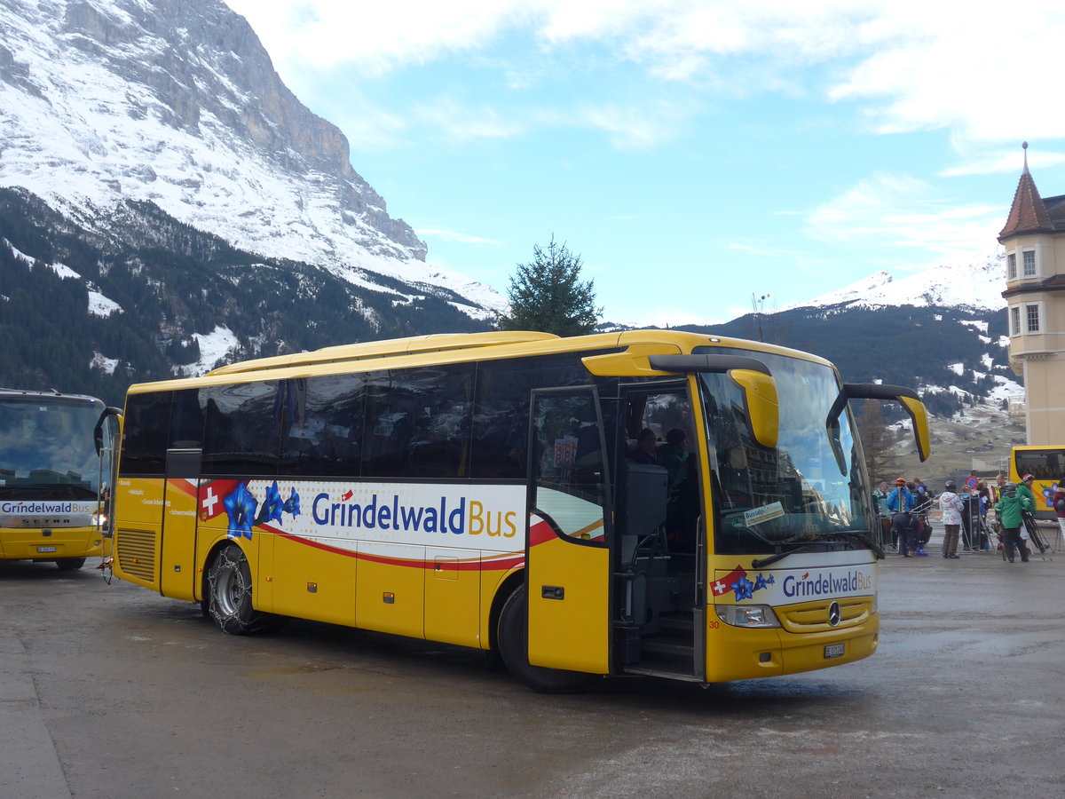 (200'472) - AVG Grindelwald - Nr. 30/BE 171'240 - Mercedes am 1. Januar 2019 beim Bahnhof Grindelwald