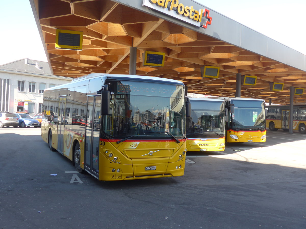 (201'766) - PostAuto Wallis - Nr. 20/VS 243'996 - Volvo am 24. Februar 2019 beim Bahnhof Sion