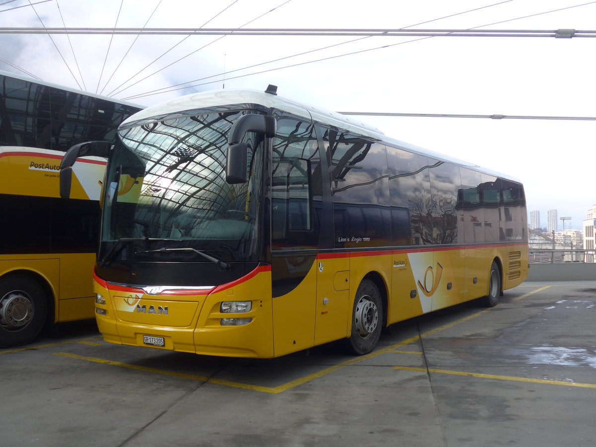 (201'810) - PostAuto Graubnden - GR 173'205 - MAN am 2. Mrz 2019 in Chur, Postautostation