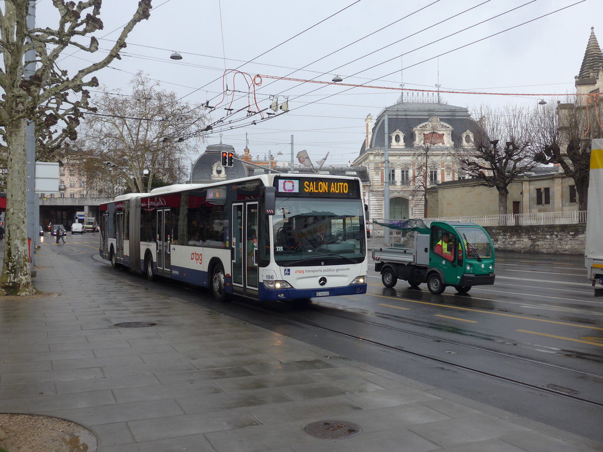 (202'244) - TPG Genve - Nr. 196/GE 960'632 - Mercedes am 11. Mrz 2019 in Genve, Place des Vingt-Deux-Cantons