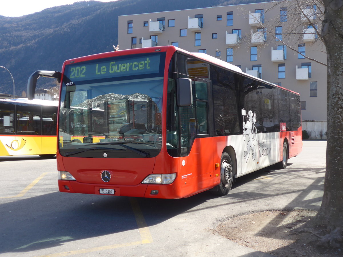 (202'394) - TMR Martigny - Nr. 121/VS 1104 - Mercedes am 16. Mrz 2019 beim Bahnhof Martigny