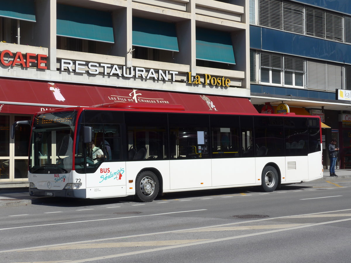 (202'403) - PostAuto Wallis - Nr. 72/VS 415'457 - Mercedes (ex Lathion, Sion Nr. 72) am 16. Mrz 2019 beim Bahnhof Sion