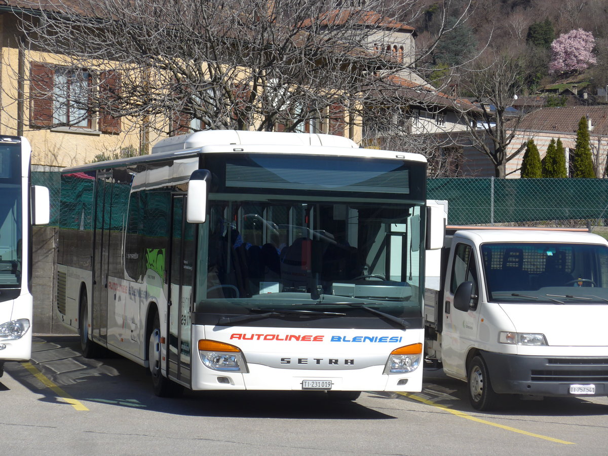 (202'562) - ABl Biasca - Nr. 19/TI 231'019 - Setra am 19. Mrz 2019 in Biasca, Garage