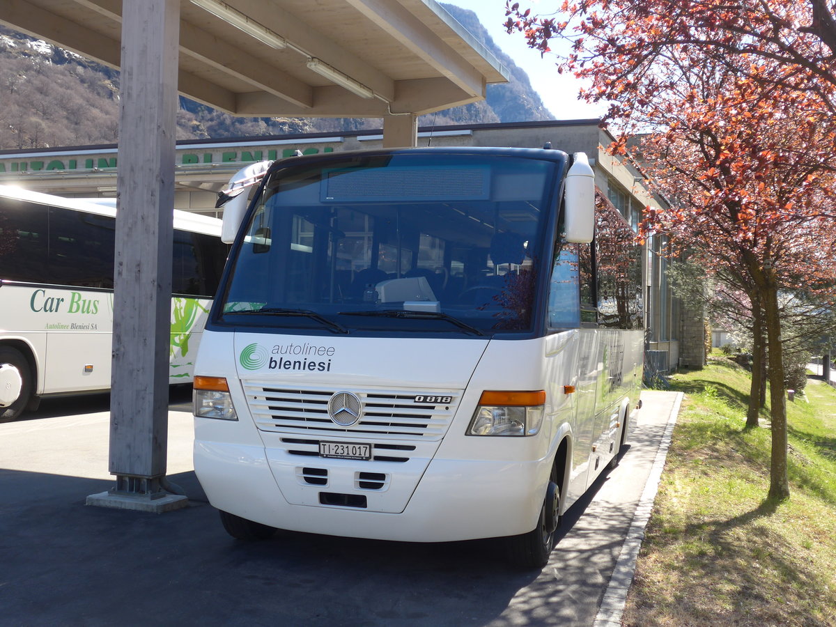 (202'569) - ABl Biasca - Nr. 17/TI 231'017 - Mercedes am 19. Mrz 2019 in Biasca, Garage