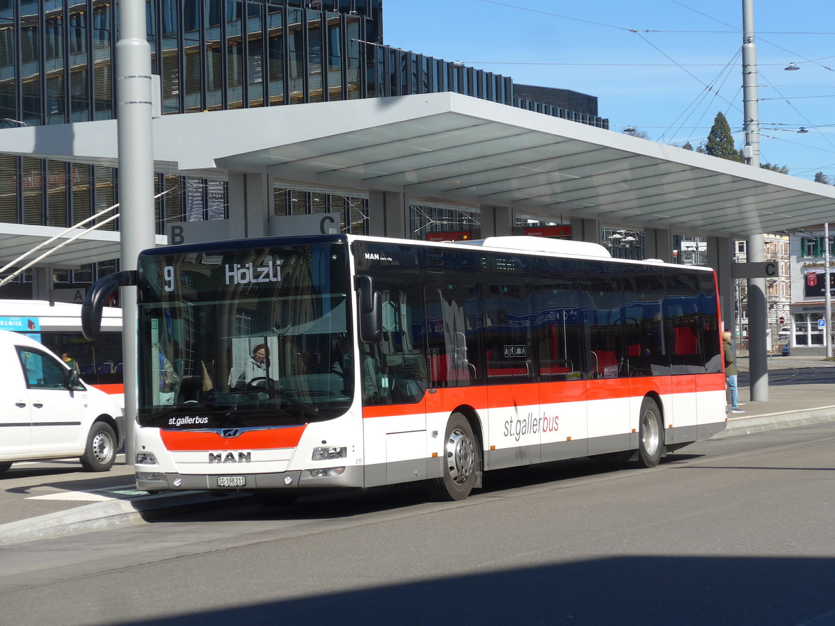 (202'674) - St. Gallerbus, St. Gallen - Nr. 211/SG 198'211 - MAN am 21. Mrz 2019 beim Bahnhof St. Gallen