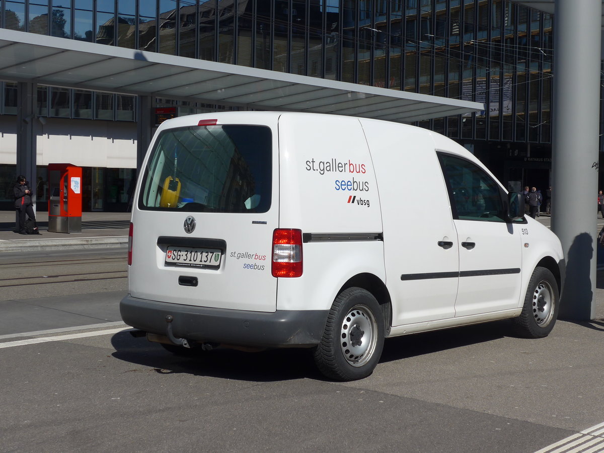 (202'678) - St. Gallerbus, St. Gallen - Nr. 513/SG 310'137 - VW am 21. Mrz 2019 beim Bahnhof St. Gallen