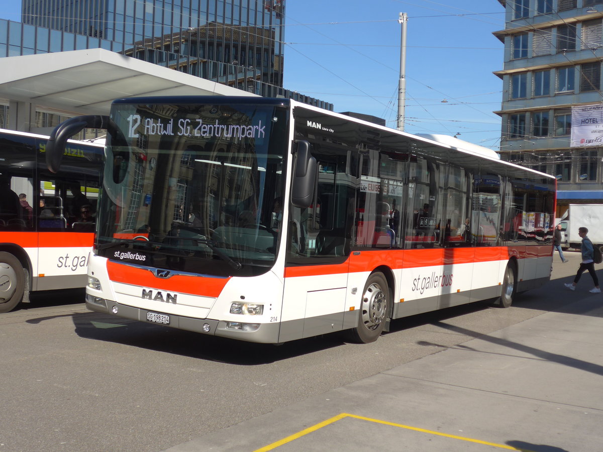 (202'691) - St. Gallerbus, St. Gallen - Nr. 214/SG 198'214 - MAN am 21. Mrz 2019 beim Bahnhof St. Gallen