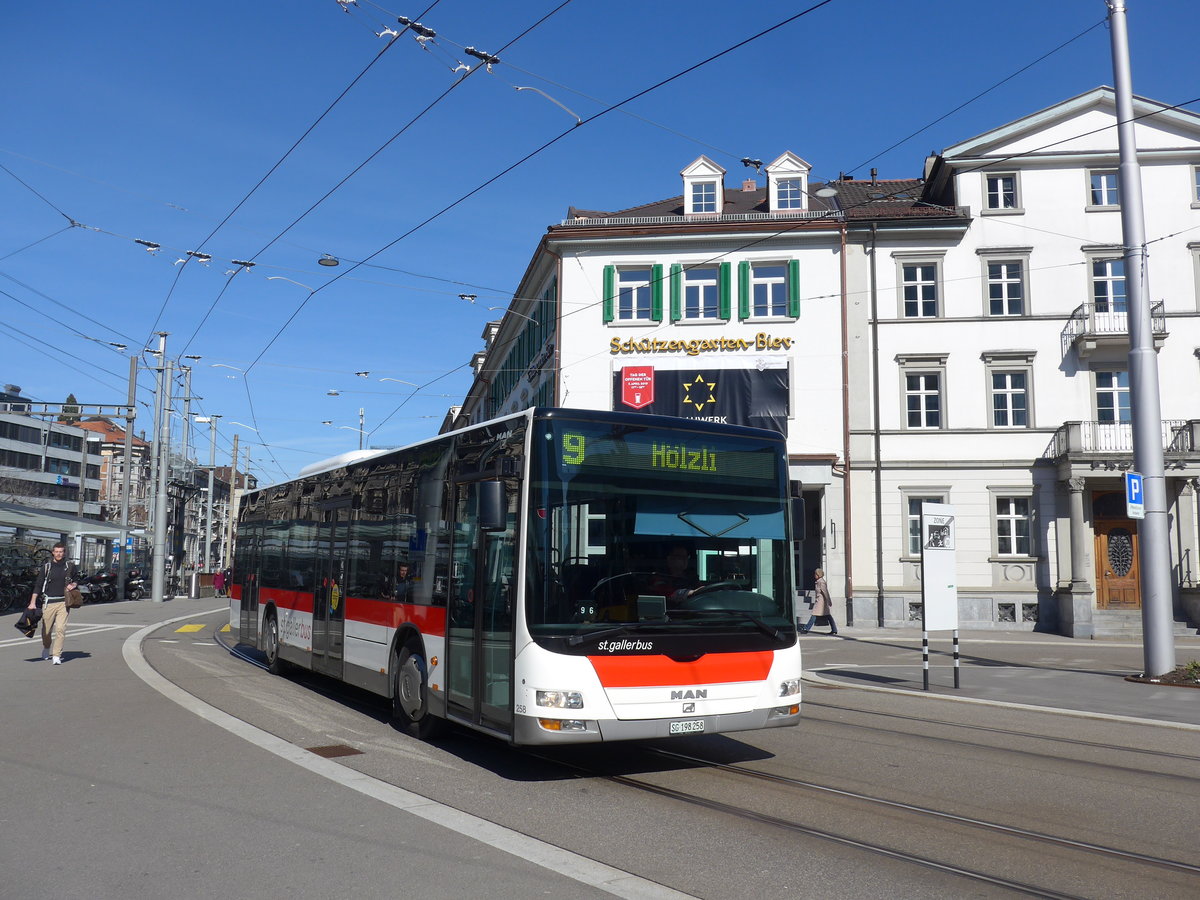 (202'729) - St. Gallerbus, St. Gallen - Nr. 258/SG 198'258 - MAN am 21. Mrz 2019 beim Bahnhof St. Gallen