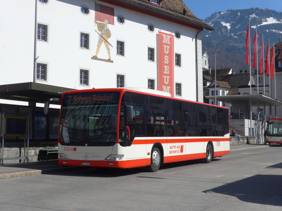 (202'846) - AAGS Schwyz - Nr. 28/SZ 22'328 - Mercedes am 22. Mrz 2019 in Schwyz, Post