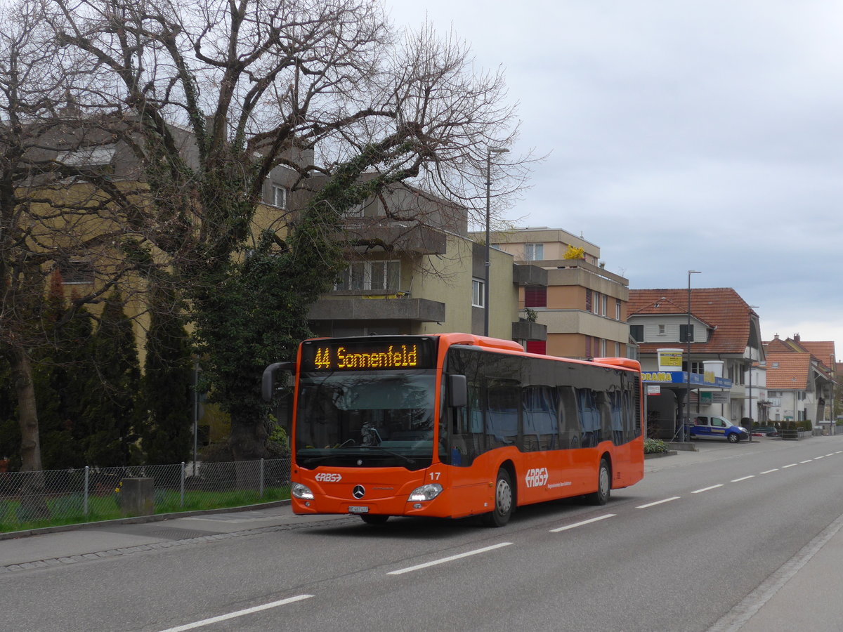 (203'460) - RBS Worblaufen - Nr. 17/BE 467'417 - Mercedes am 7. April 2019 beim Bahnhof Gmligen