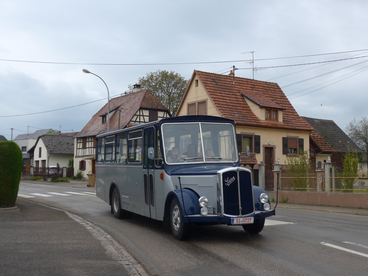 (204'191) - Aus Deutschland: Schttler, Netphen - SI 0727 - Saurer/R&J (ex Braun, Mnster; ex Mller, Neumnster; ex Solr+Fontana, CH-Ilanz Nr. 14; ex Christell, CH-Falera) am 27. April 2019 in Stundwiller, Rue Principale