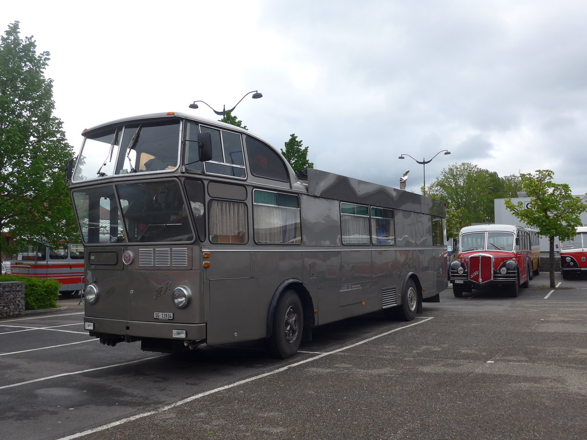 (204'512) - Aus der Schweiz: Schneider, Schmerikon - SG 13'934 - FBW/Tscher Hochlenker (ex Basler, Hofstetten; ex VBZ Zrich Nr. 244) am 28. April 2019 in Haguenau, Parkplatz