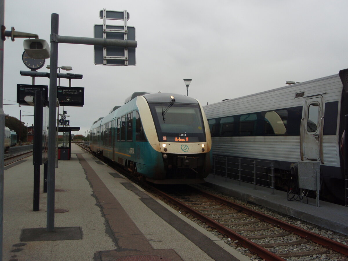 2052 von Arriva als R nach Aarhus in Struer. 01.10.2023