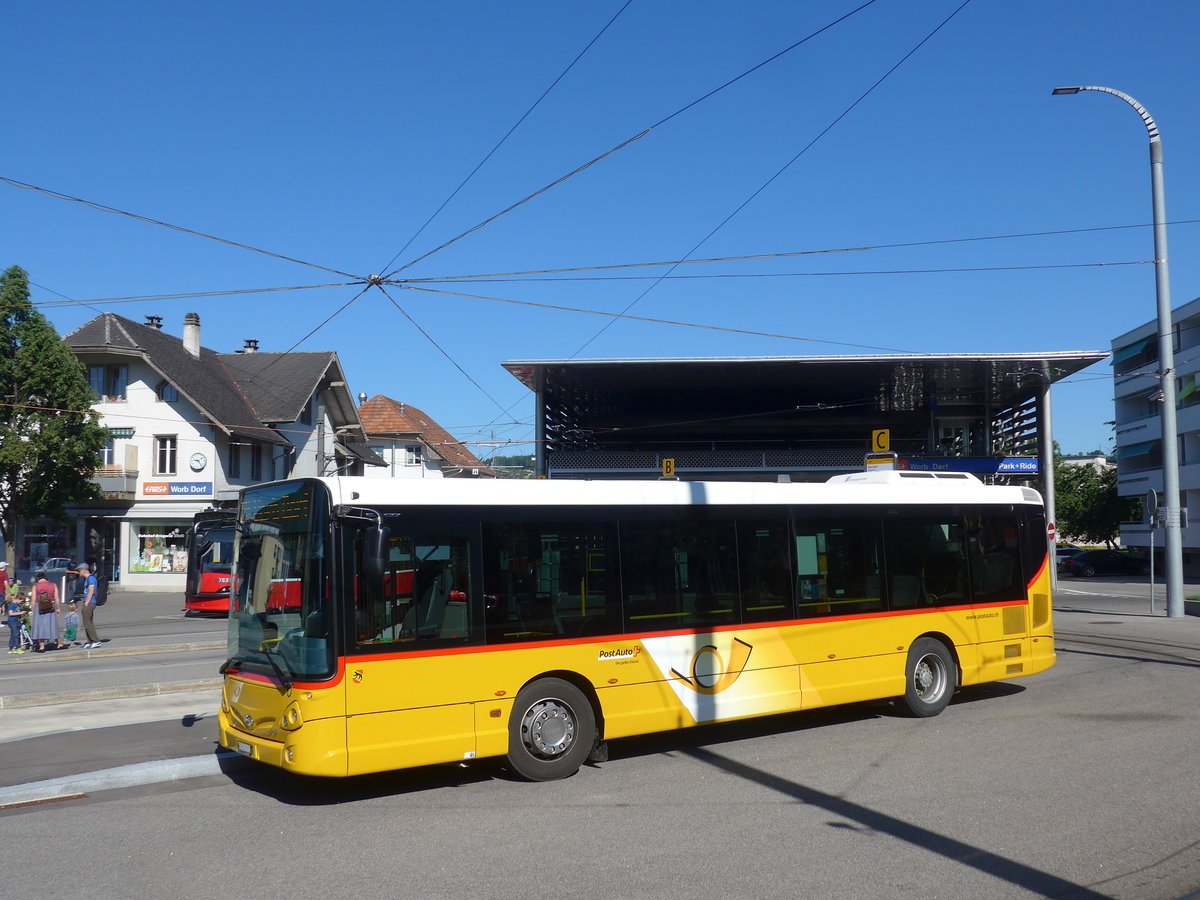 (205'687) - PostAuto Bern - Nr. 215/BE 843'215 - Heuliez am 2. Juni 2019 beim Bahnhof Worb Dorf