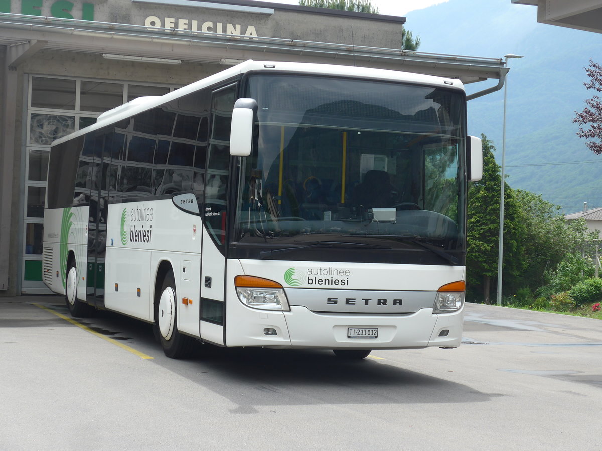 (206'220) - ABl Biasca - Nr. 12/TI 231'012 - Setra am 9. Juni 2019 in Biasca, Garage