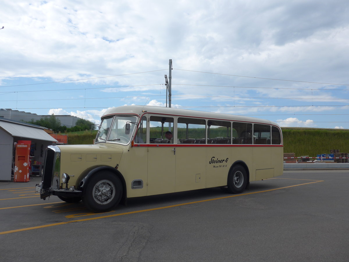 (207'445) - Steiner, Messen - SO 20'142 - Berna/Hess (ex Brtschi, Biberen) am 7. Juli 2019 beim Bahnhof Biglen