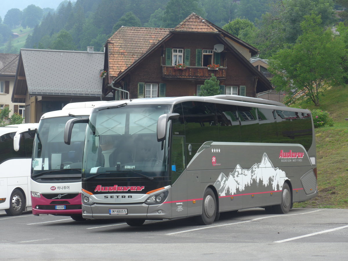 (207'755) - Aus Oesterreich: Auderer, Imst - IM ABUS 5 - Setra am 9. Juli 2019 in Grindelwald, Gemeindehaus