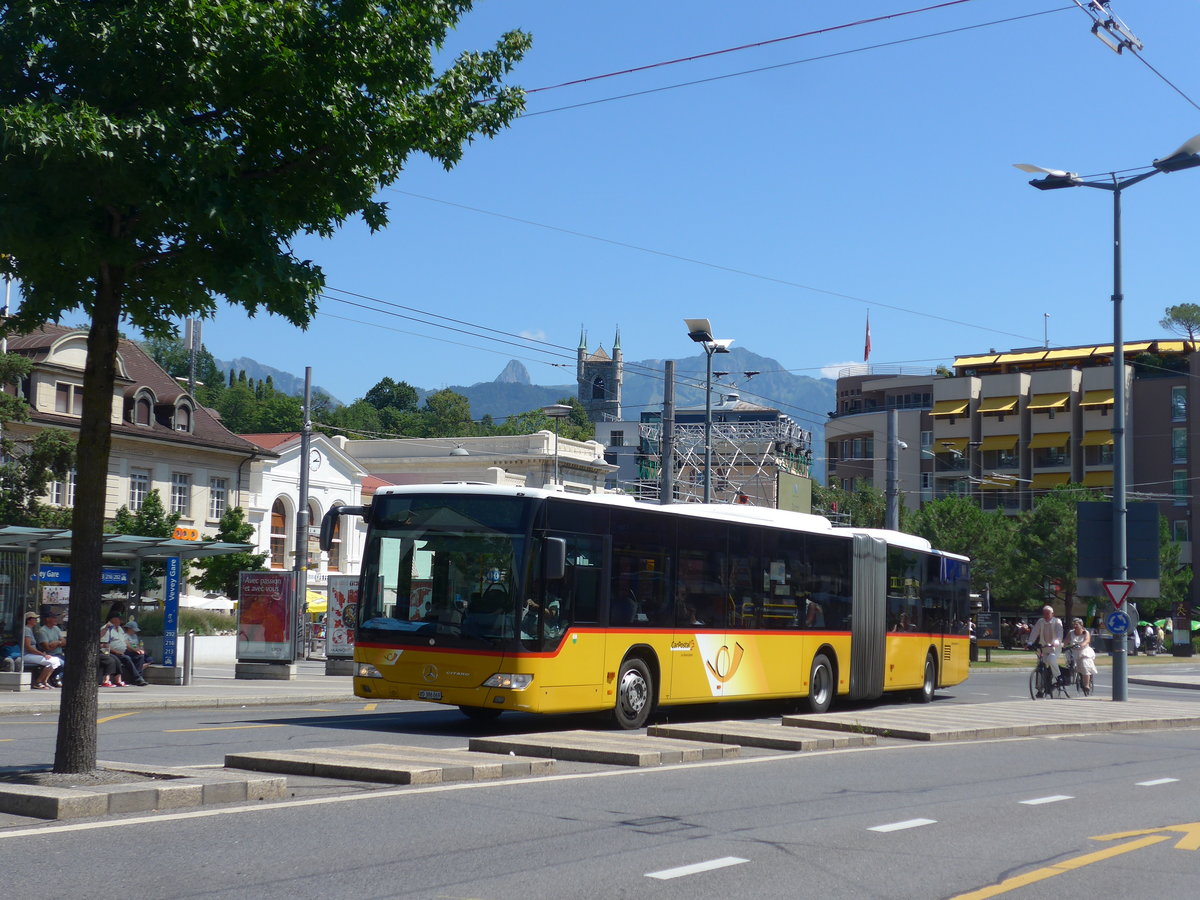 (208'450) - CarPostal Ouest - VD 386'069 - Mercedes am 4. August 2019 beim Bahnhof Vevey