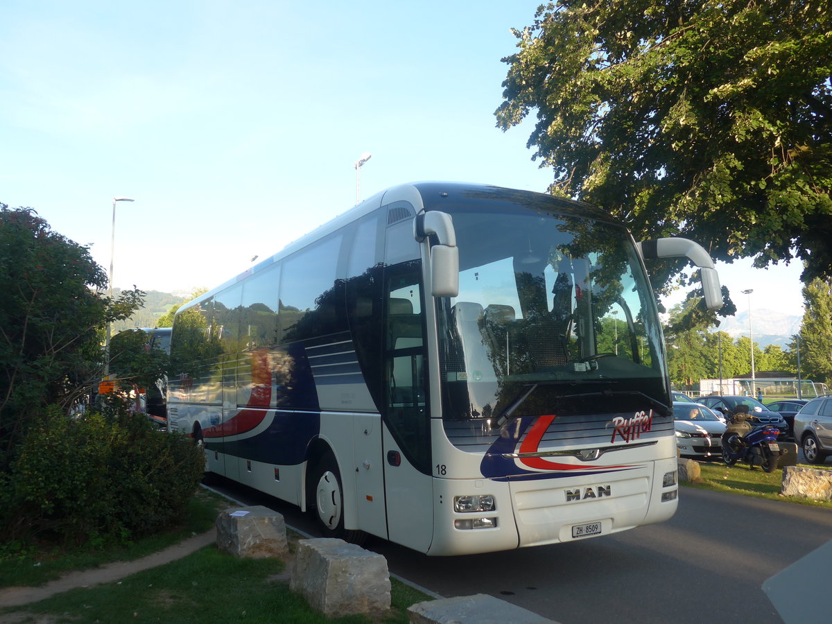 (208'733) - Ryffel, Volketswil - Nr. 18/ZH 8509 - MAN am 16. August 2019 in Thun, Strandbad