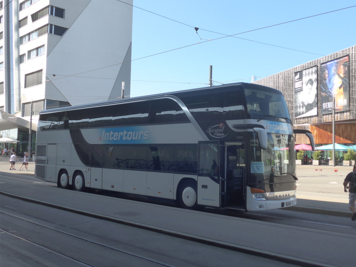 (209'652) - Intertours, Domdidier - FR 300'654 - Setra am 15. September 2019 beim Bahnhof Bern Brnnen Westside