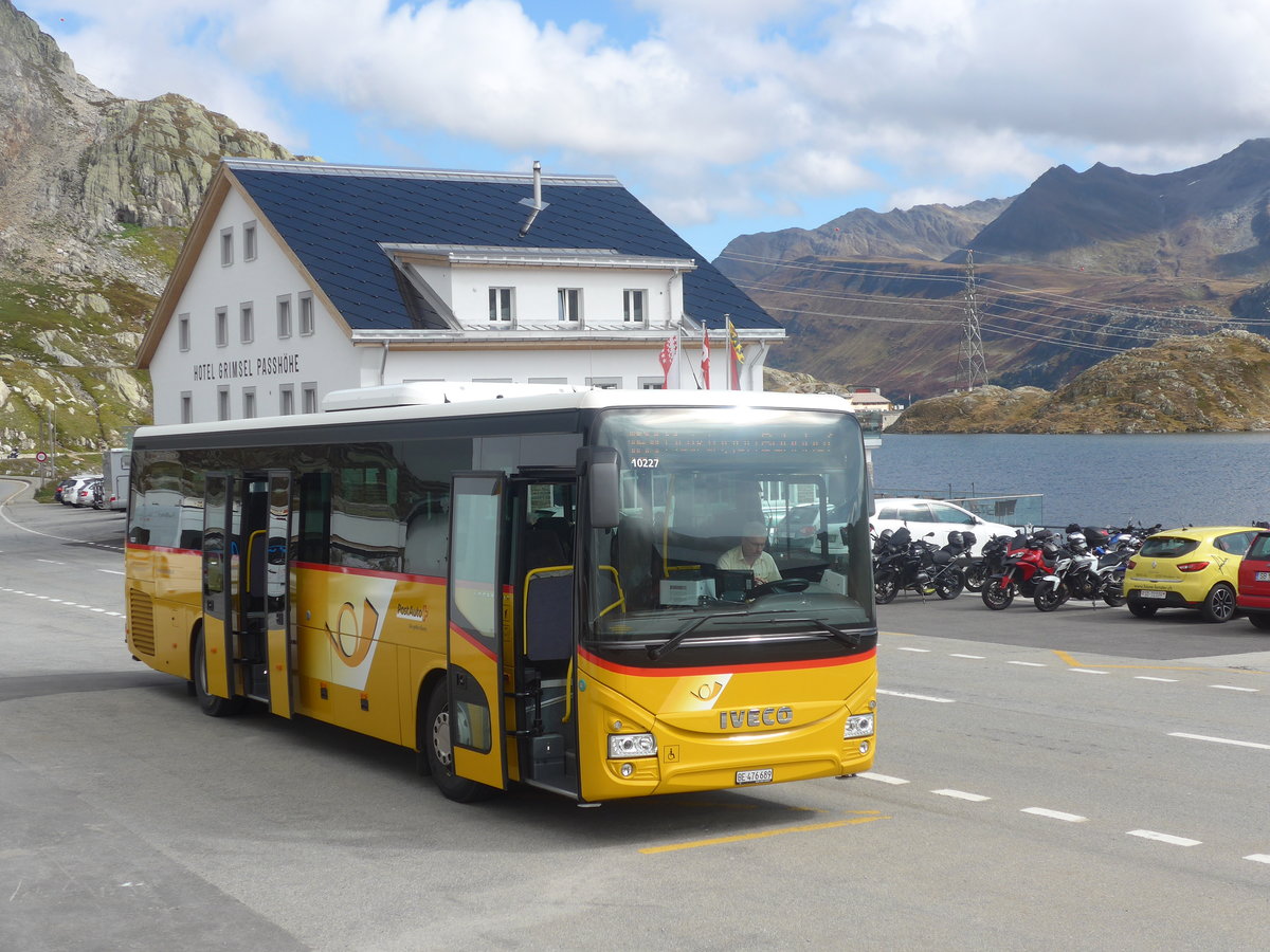 (209'838) - PostAuto Bern - BE 476'689 - Iveco am 28. September 2019 in Grimsel, Passhhe