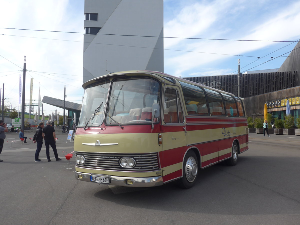 (210'241) - Aus Deutschland: Dietz Reisen - DGF-NH 61H - Neoplan/Auwrter am 12. Oktober 2019 in Bern, Westside