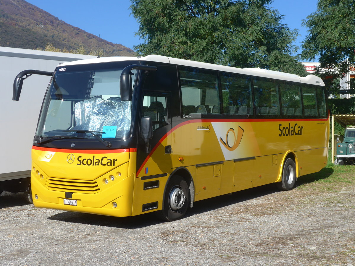 (210'559) - AutoPostale Ticino - TI 326'912 - Mercedes/UNVI am 26. Oktober 2019 in Manno, Industrie