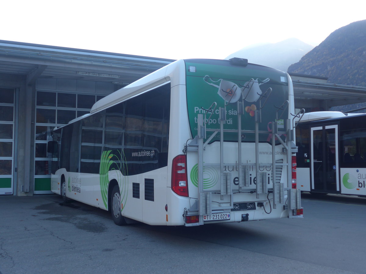 (210'614) - ABl Biasca - Nr. 22/TI 231'022 - Mercedes am 26. Oktober 2019 in Biasca, Garage