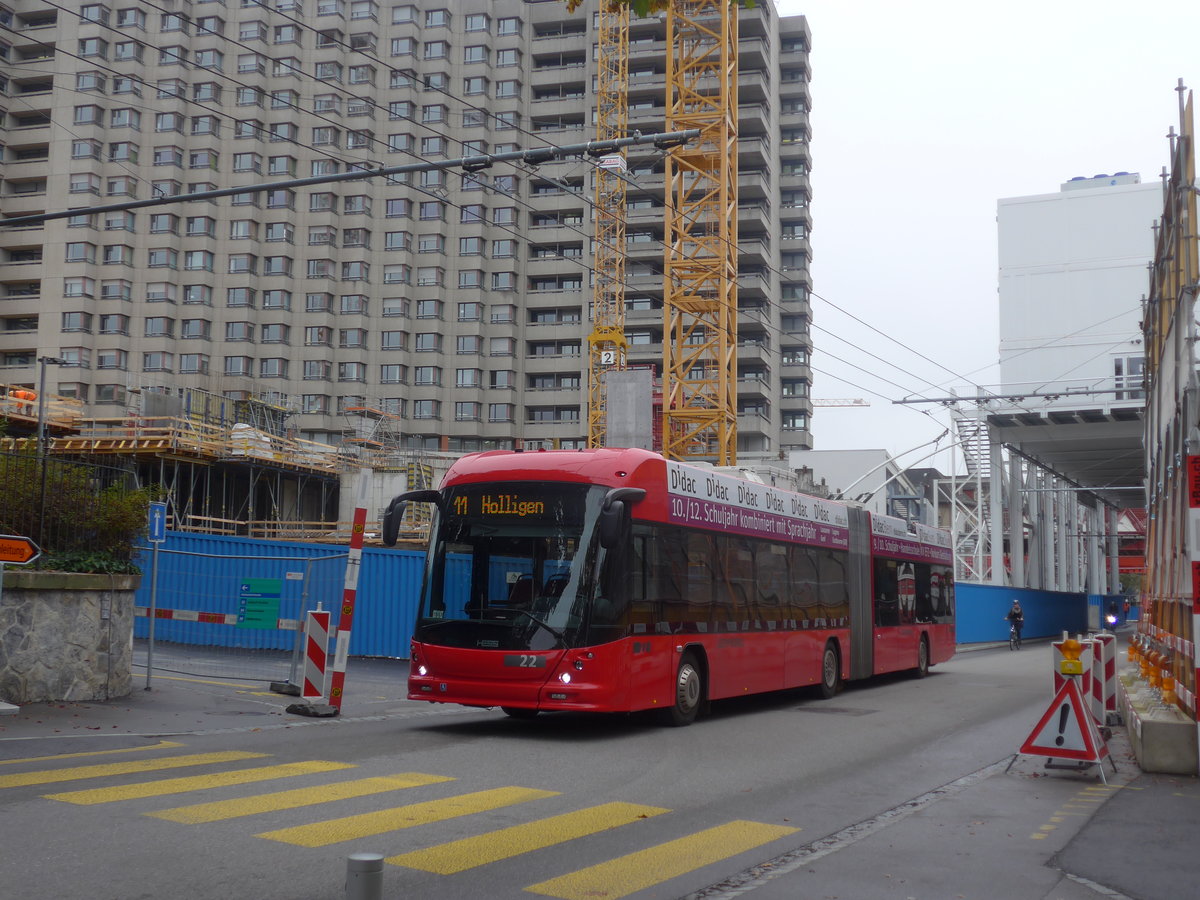 (210'716) - Bernmobil, Bern - Nr. 22 - Hess/Hess Gelenktrolleybus am 29. Oktober 2019 in Bern, Inselspital