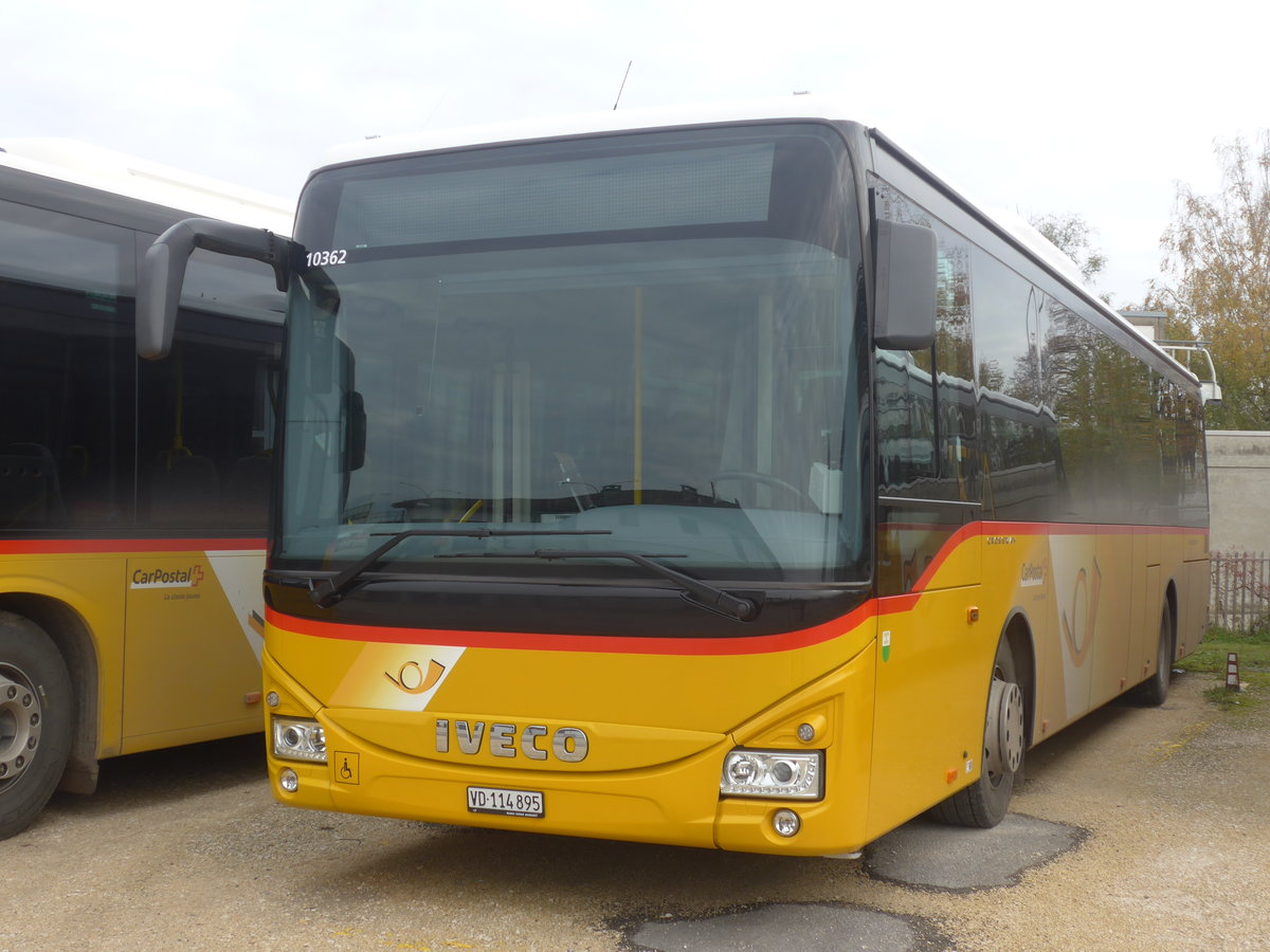 (210'877) - CarPostal Ouest - VD 114'895 - Iveco am 9. November 2019 in Yverdon, Garage