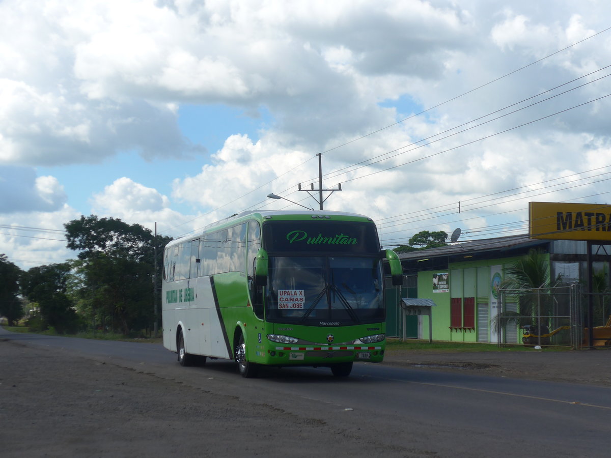 (212'219) - Pulmitan deLiberia, San Jos - 1688 - Marcopolo/Volvo am 23. November 2019 in Upala, Tankstelle