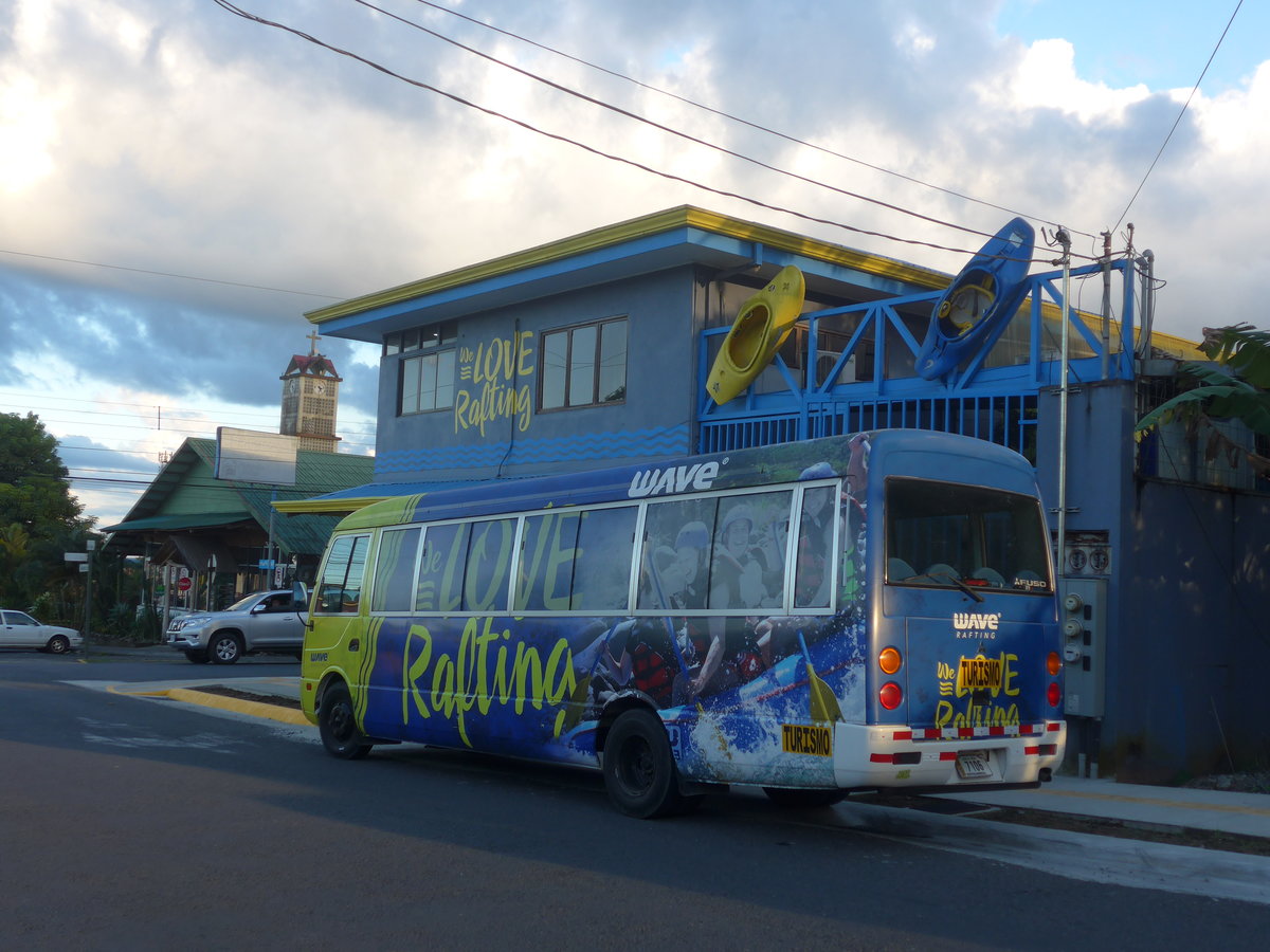 (212'253) - Wave, La Fortuna - 7106 - Mitsubishi am 23. November 2019 in La Fortuna