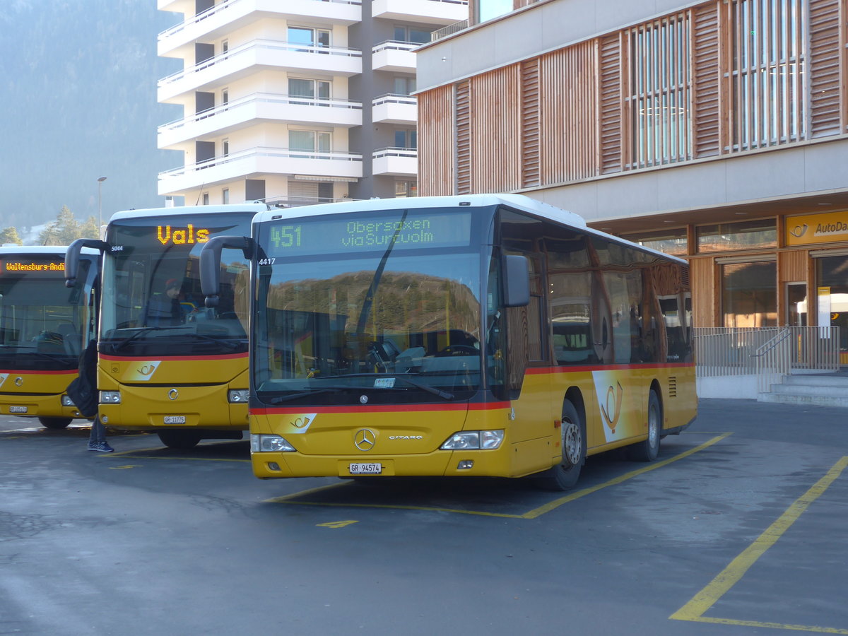 (212'587) - Fontana, Ilanz - Nr. 19/GR 94'574 - Mercedes am 7. Dezember 2019 beim Bahnhof Ilanz