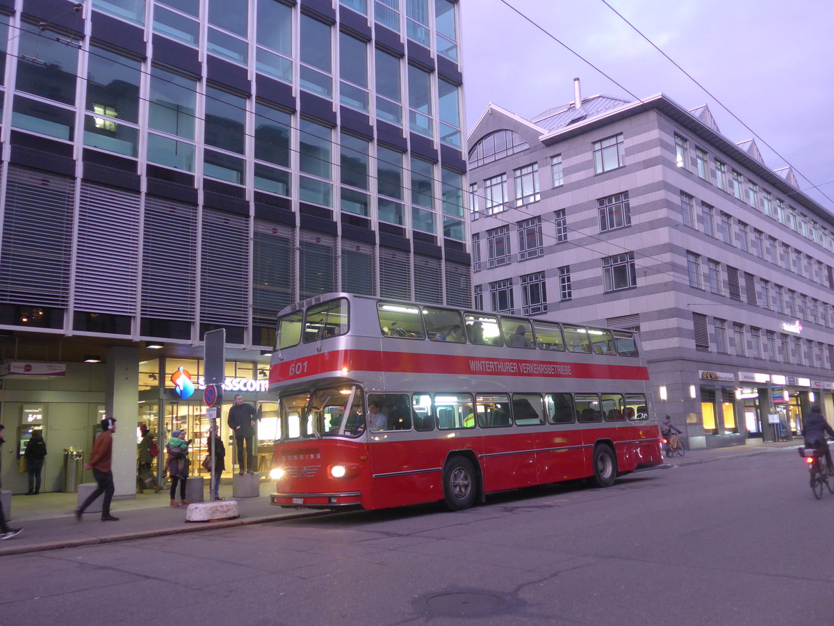 (212'676) - WV Winterthur - Nr. 601/ZH 203'738 - Bssing (ex Nr. 201; ex Amt fr Luftverkehr, Zrich Nr. 47; ex Swissair, Zrich Nr. 23) am 7. Dezember 2019 in Winterthur, Schmidgasse